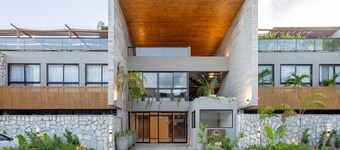 House w/ Pool and Barbecue Grill Sgt0000