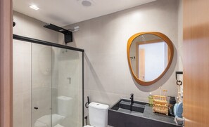 Basic Apartment | Bathroom | Shower - House w/ Pool and Barbecue Grill Sgt0000 (Porto de Pedras)