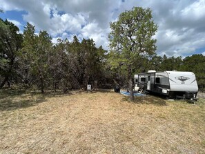 المنطقة المحيطة بالمنشأة