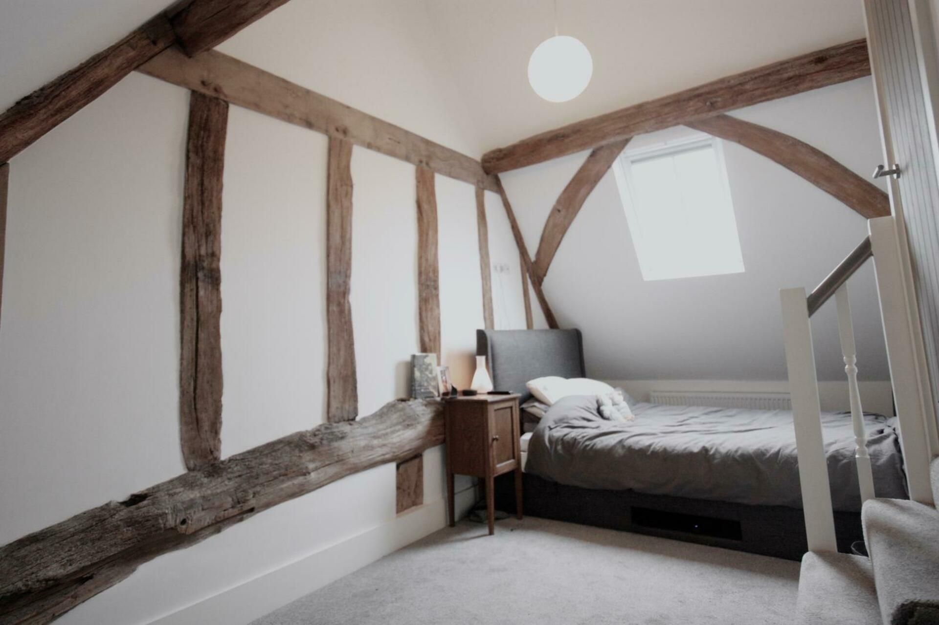 3 bedrooms, iron/ironing board, travel cot, Internet