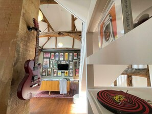 Interior - Entertainment Packed 3BDR Barn at Stevenage (Bragbury End)