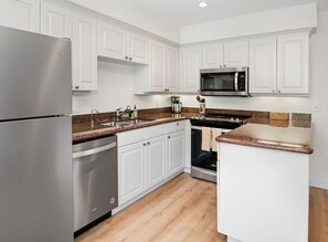 Coffee/tea maker, fridge, microwave, oven - Vail Village 2BR Condo I Walk to Gondola & Dining (Vail)