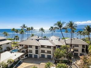 Exterior - Beachfront Gem, 2bd Villa, Directly on Lahaina's Favorite Beach (Lahaina)
