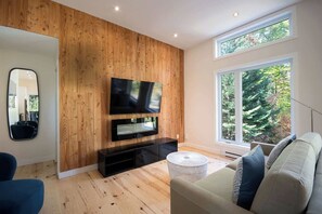 TV, DVD player, stereo, offices - Chalet Utopia on Lake Beaudoin (Sainte-Émélie-de-l'Énergie)