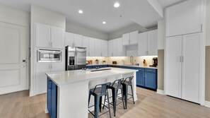 Fridge, microwave, oven, stovetop - Luxury 3BD | Deep Ellum | Free Parking | Pool+Gym (Dallas)