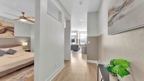 1 bedroom, iron/ironing board, WiFi, bed sheets - Luxury 1BD | Deep Ellum | Free Parking | Pool+Gym (Dallas)