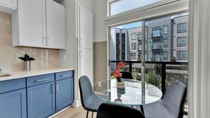 Dining - Luxury 1BD | Deep Ellum | Free Parking | Pool+Gym (Dallas)