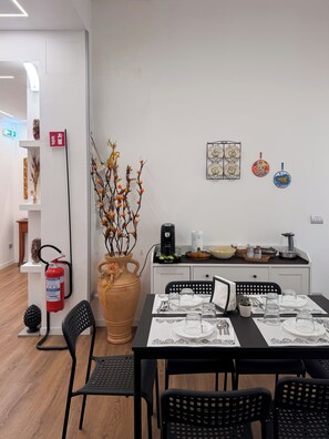 Free daily full breakfast  - OVIDIO B&B (Catania)