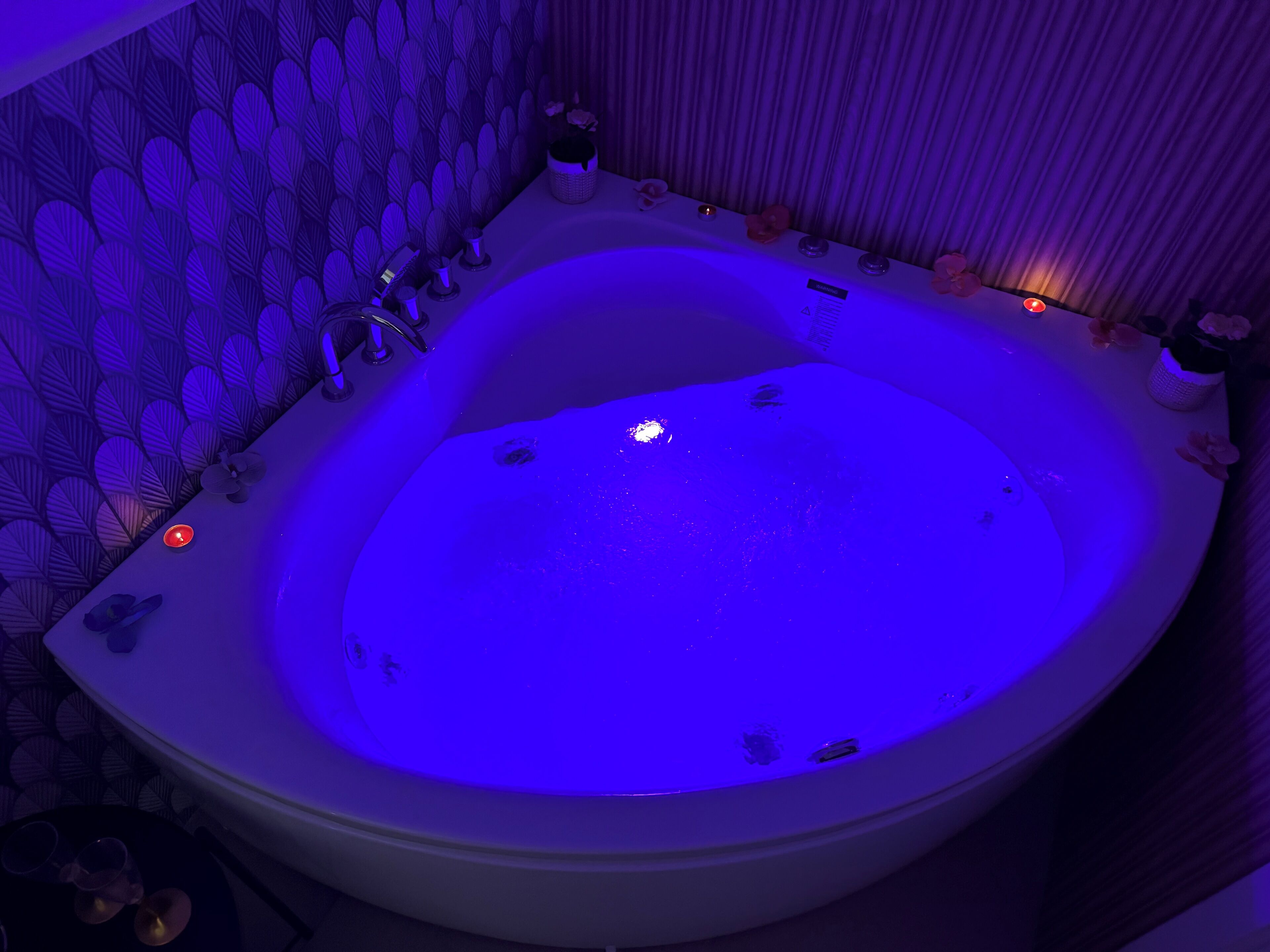 Luxury Suite | Desk, laptop workspace, blackout drapes, iron/ironing board