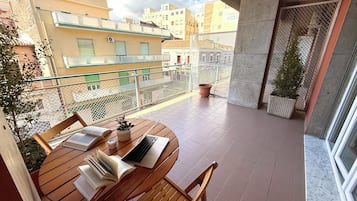 Tripla Luxury, vista città | Terrazza/patio