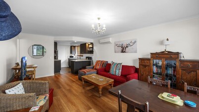 Beach Retreat - Centrally located neat unit