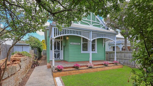 Minty - Come for the Location and stay for the contemporary nostalgic Vibes .