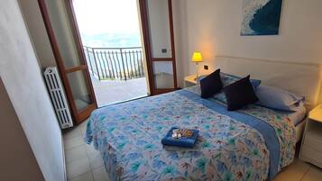 3 Schlafzimmer, BĂŒgeleisen/BĂŒgelbrett, WLAN, BettwĂ€sche