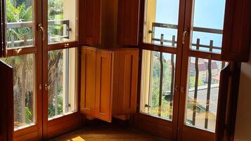 3 chambres, fer et planche Ă repasser, Wi-Fi, draps fournis