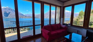 Fernseher, Kamin, Tischtennisplatte