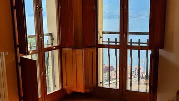 3 soverom, strykejern/-brett, wi-fi og sengetøy