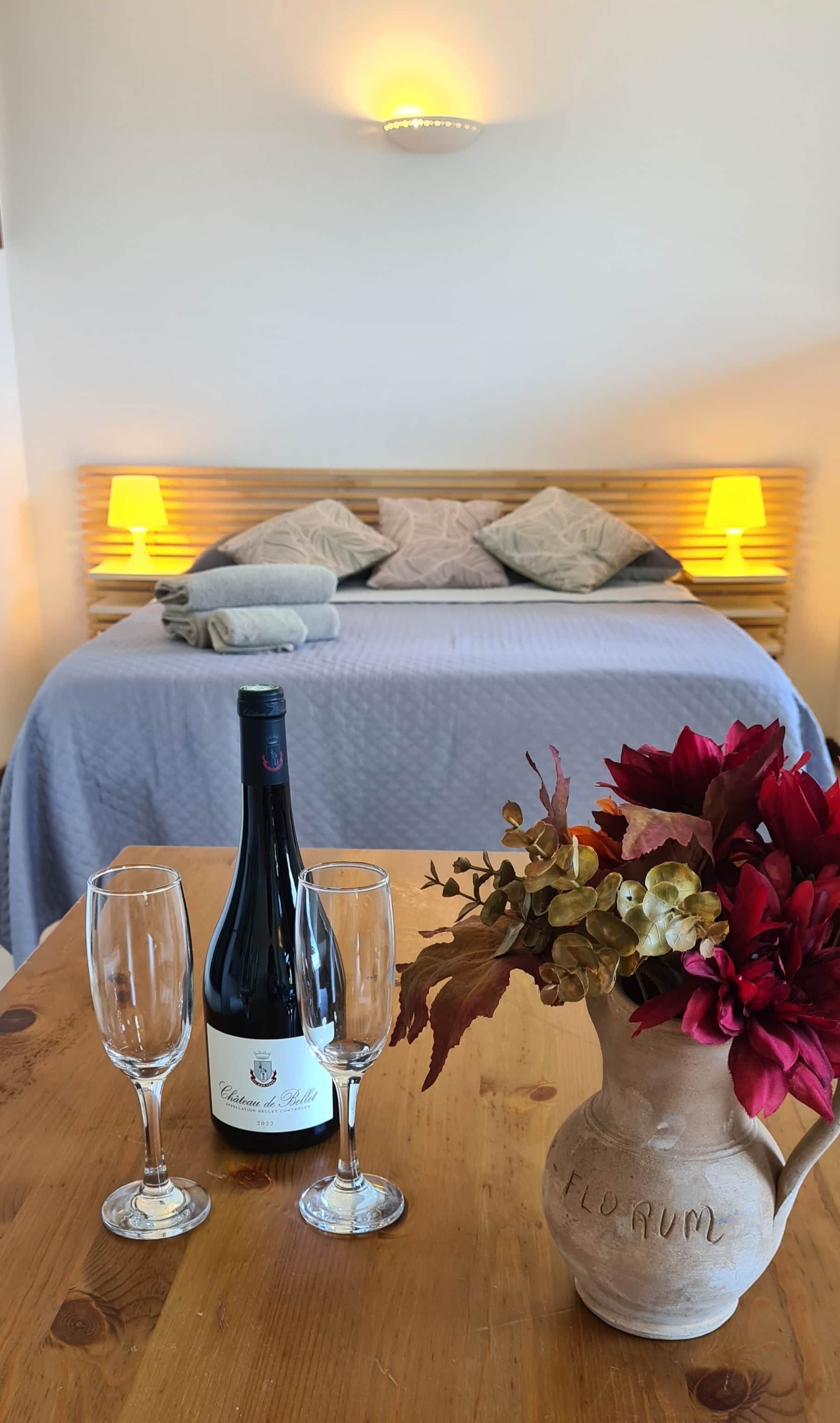 1 chambre, fer et planche à repasser, Wi-Fi, draps fournis