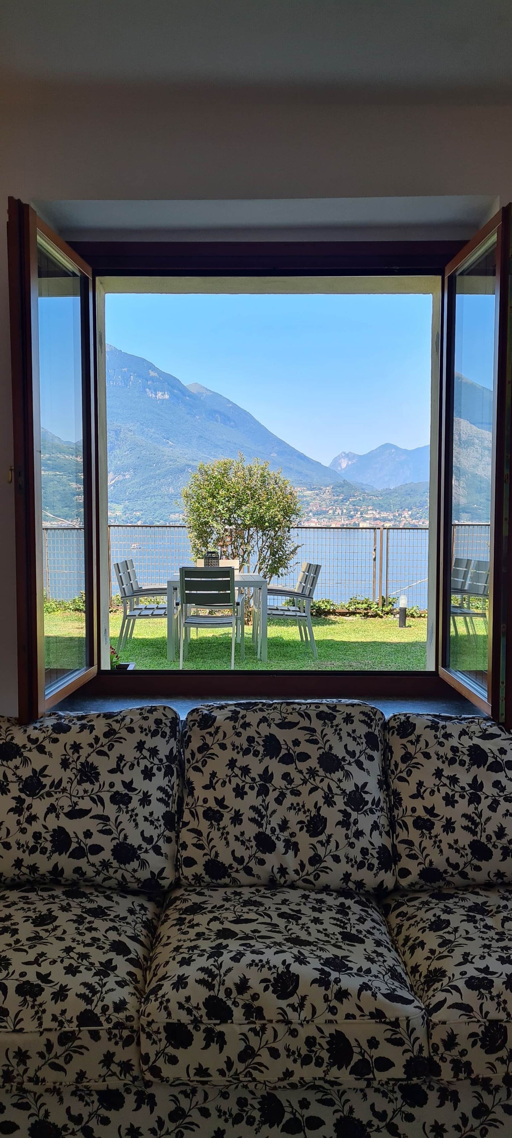 Télévision, table de tennis de table