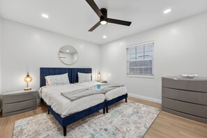 2 bedrooms, iron/ironing board, WiFi, bed sheets - 
The Drift - 2 Miles to Atlantic Ave (Delray Beach)