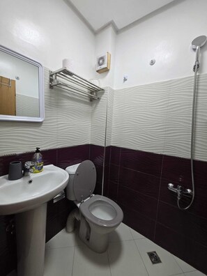 Towels, soap, toilet paper - Tangier Sea View Apartment (Tanger)
