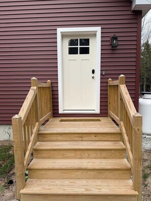 Exterior detail - Serene 3-bedroom house in Bethel perfect for your getaway (Bethel)