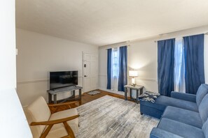 Living area - Suite C at Blue Sky Terrace (Columbus)