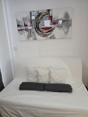 Interior - Vacation Home 'Rojo' with Sea View and Wi-Fi (Caleta de Sebo)