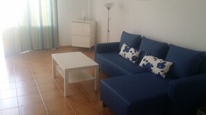 TV - Vacation Home 'Azul' with Sea View, Private Terrace and Wi-Fi (Caleta de Sebo)