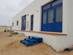 Exterior - Vacation Home 'Azul' with Sea View, Private Terrace and Wi-Fi (Caleta de Sebo)