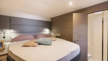 4 bedrooms, WiFi, bed sheets