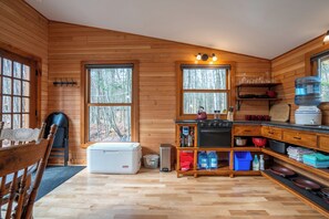 المنشأة من الداخل