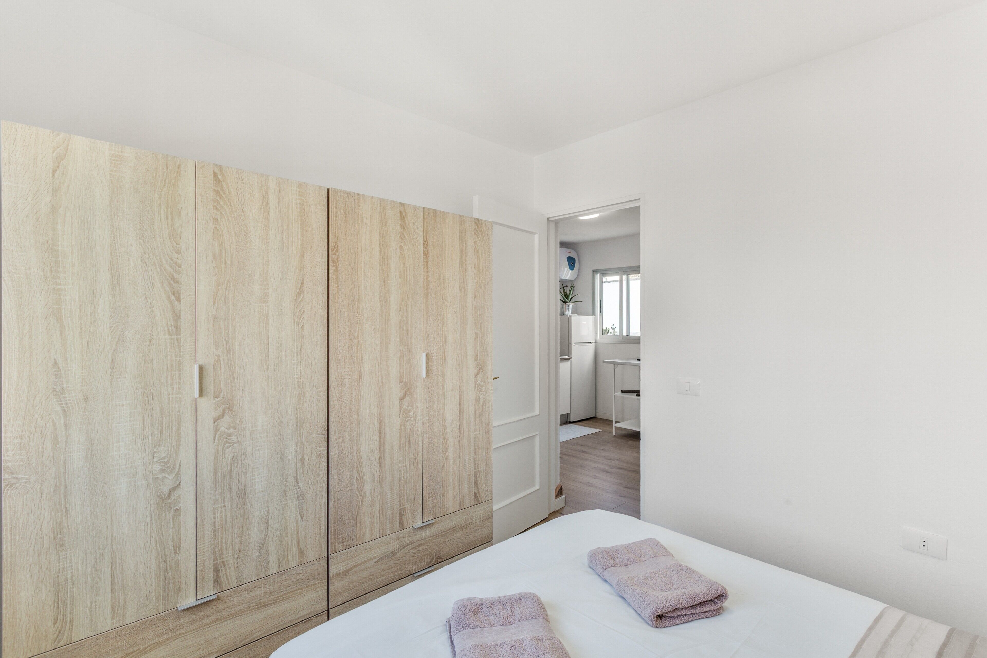 مكواة/لوح كي وواي فاي وملاءات أسرّة