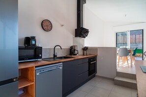 Fridge, microwave, oven, dishwasher - Ty ar Braden - A 1 km de la plage (Erdeven)