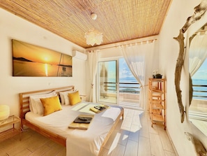 6 bedrooms, iron/ironing board, travel cot, free WiFi - Elysian Hill Villa with private pool (Spartylas)