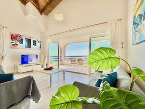 TV - Elysian Hill Villa with private pool (Spartylas)