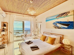 6 bedrooms, iron/ironing board, travel cot, free WiFi - Elysian Hill Villa with private pool (Spartylas)