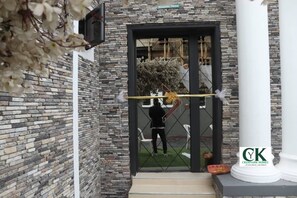 Front of property - CREMYARK HOME APARTMENTS (Benin City)