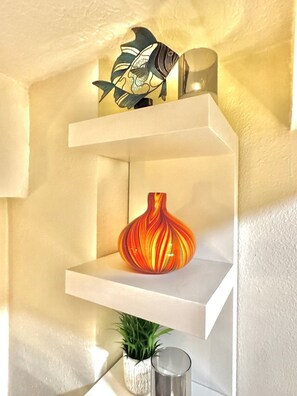 Interior detail - Tropic Retreat in the heart of The City (Mansfield)