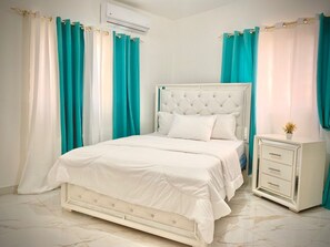 3 bedrooms, iron/ironing board, WiFi, bed sheets - Luxurious home with private pool for vacationing in La Romana (La Romana)