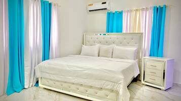 3 bedrooms, iron/ironing board, WiFi, bed sheets