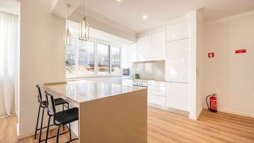 Fridge, microwave, oven, dishwasher