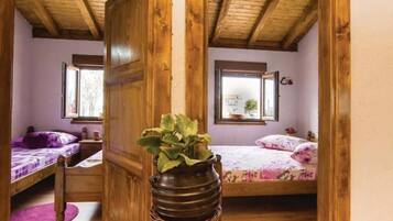 House (Three bedroom Vila with Pool) | 3 bedrooms, cribs/infant beds