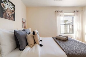 Iron/ironing board, WiFi, bed sheets - Family-Friendly 3BR Home • Game Room, Soaking Tub • Walk to UNM/Nob Hill (Albuquerque)