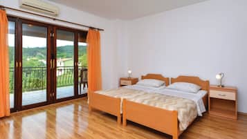 Twin Room (Twin Room With Balcony and Mountain V) | 4 bedrooms