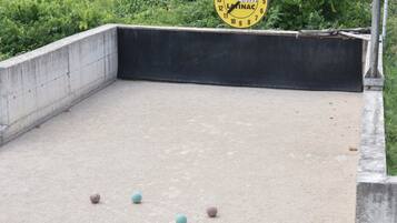 Habitación con 2 camas individuales (Twin Room With Balcony and Mountain V) | Balcón