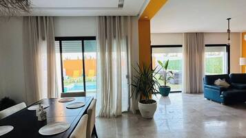 Villa, 3 Bedrooms, Accessible, Smoking | Dining