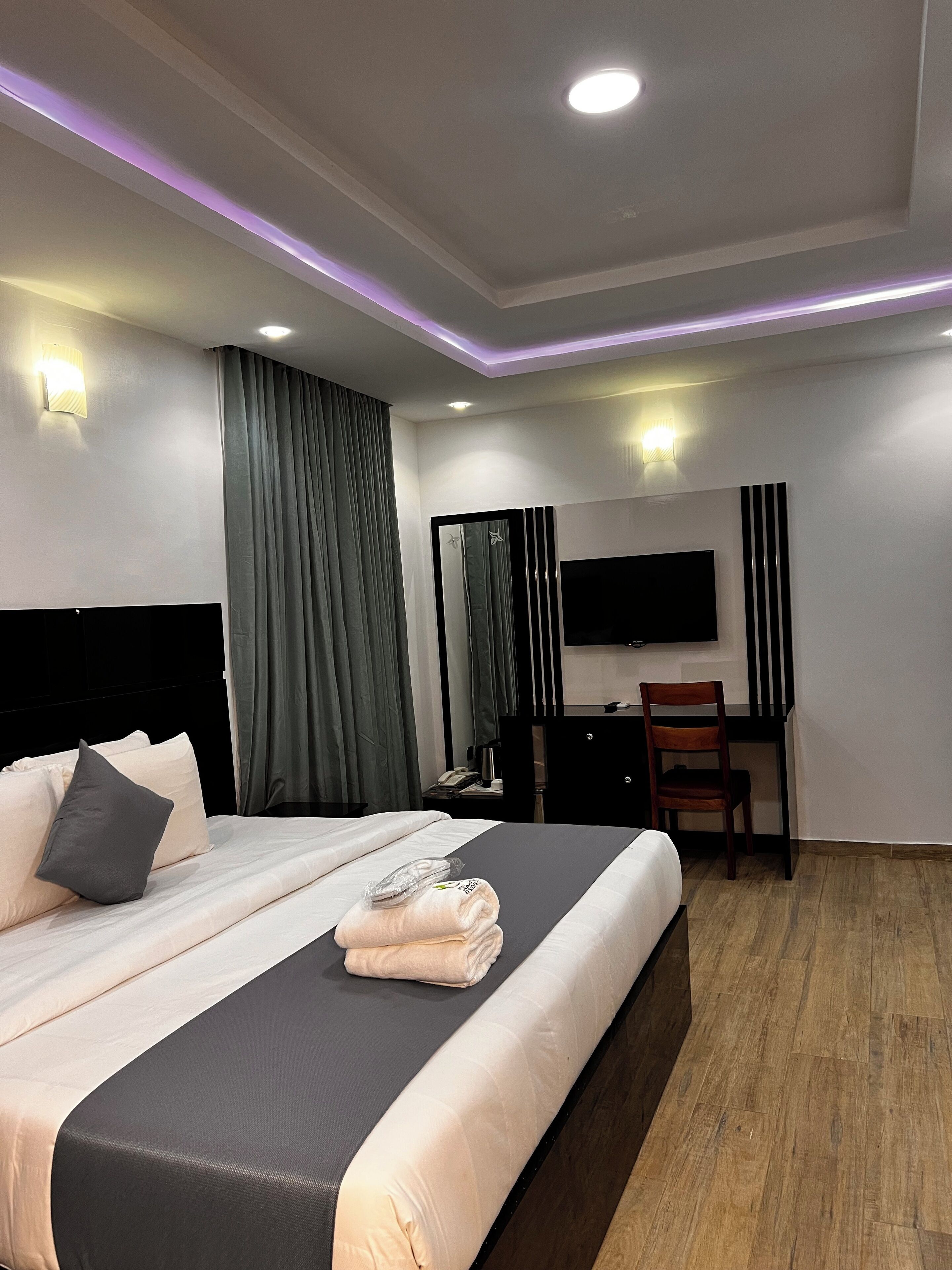 Superior Double Room, Non Smoking | In-room safe, blackout drapes, free WiFi