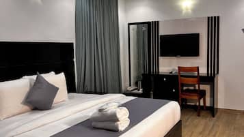 Superior Double Room, Non Smoking | In-room safe, blackout drapes, free WiFi