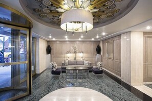 Lobby - Stylish 1BR Residence in Executive Plaza (New York)