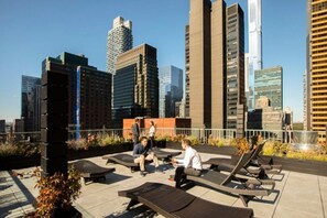 Terrace/patio - Stylish 1BR Residence in Executive Plaza (New York)